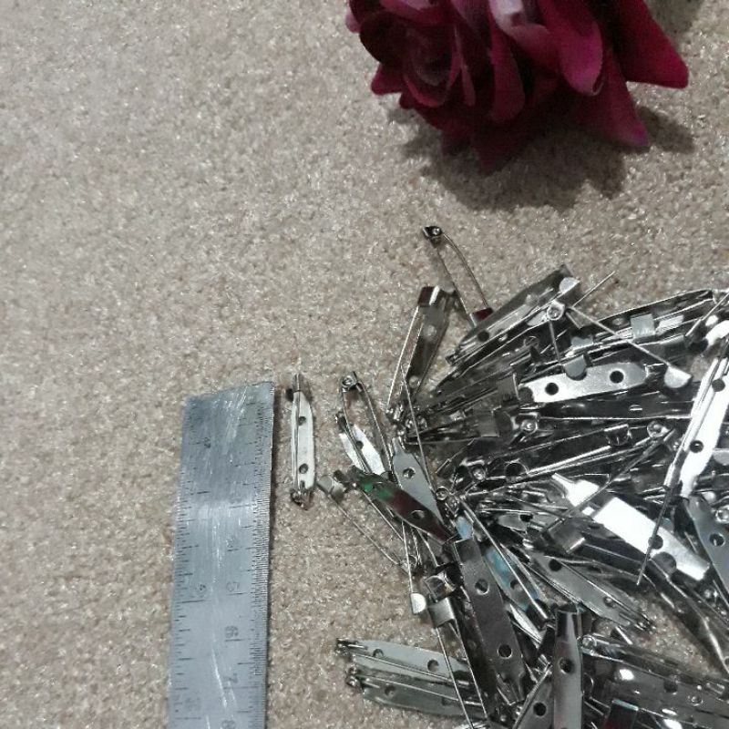 

Peniti Bros ukuran 2 cm untuk Keperluan Pembuatan Kraft