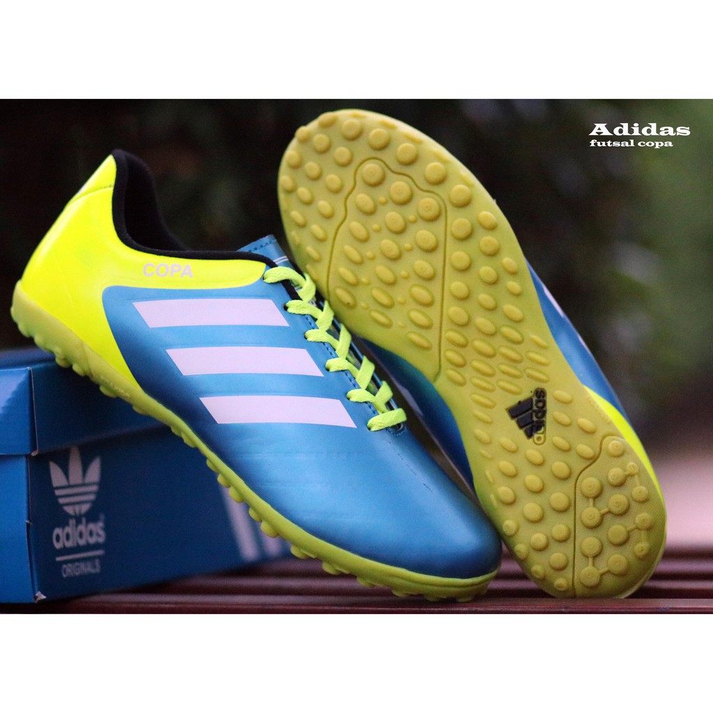 Sepatu futsal adidas pria terlaris