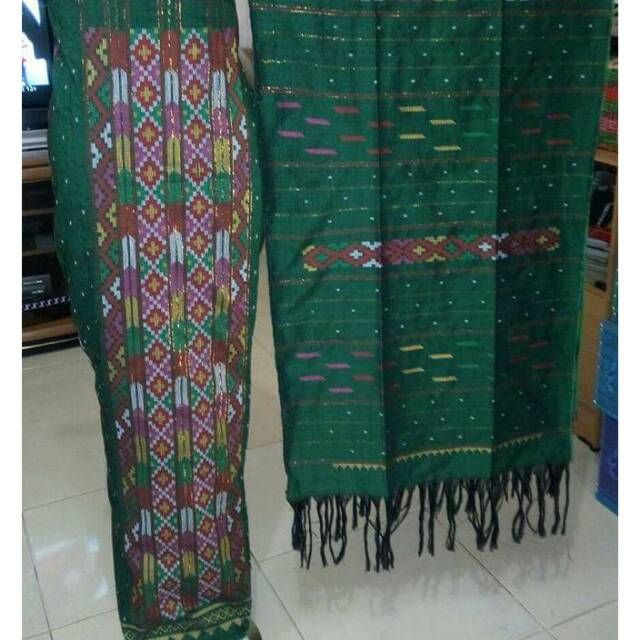 Sarung tenunan + selendang /Ulos batak toba / pesta adat / songket