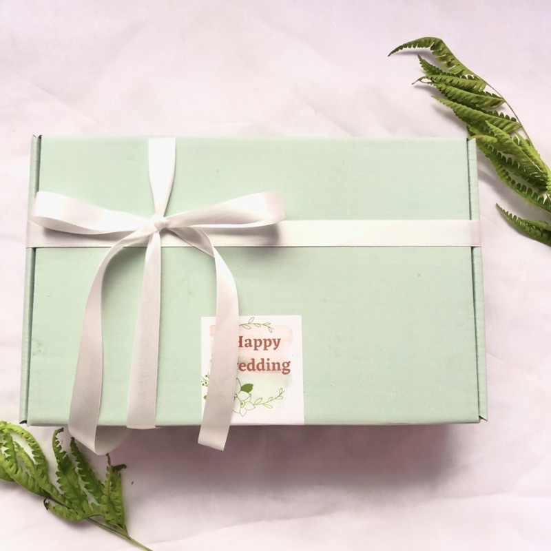 

BOX HAMPERS UKURAN 30X20X8/ GIFT BOX