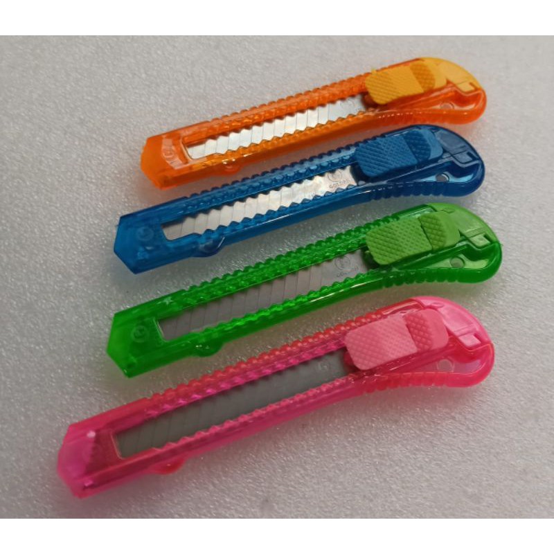 

✨CUTTER KNIFE BESAR 4WARNA PISAU CUTTER WARNA TRANSPARAN