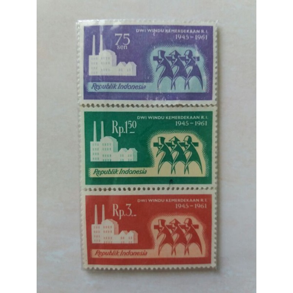 

Perangko Dwi Windu Kemerdekaan RI Tahun 1961 Set lengkap 3pcs Mint