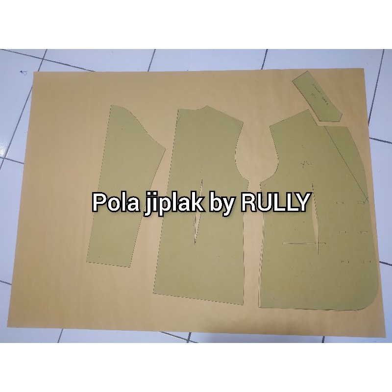 Pola jiplak Almamater wanita doble kancing