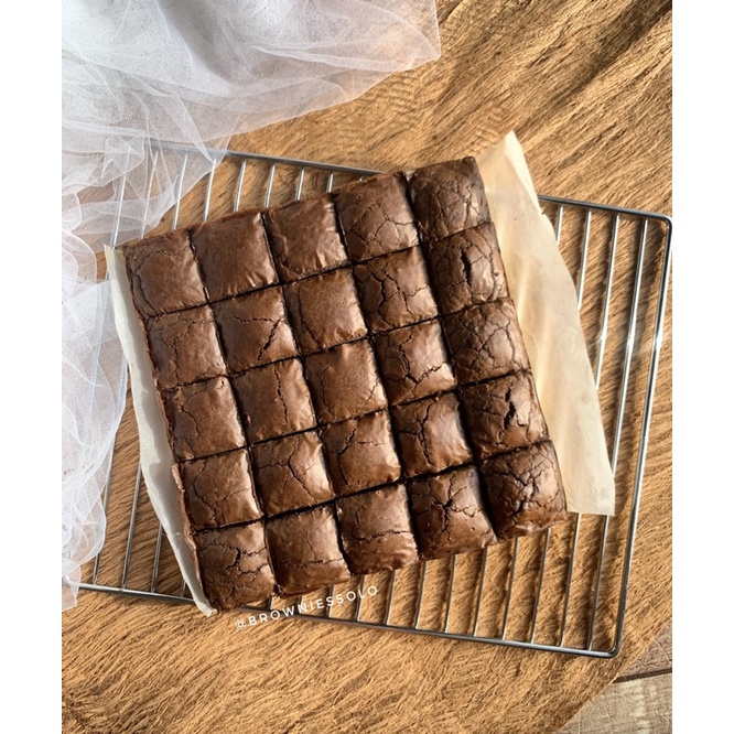 

(Isi 25 Potong) Ori Fudgy Brownies Sekat 20x20 Brownies Polos Brownies Panggang