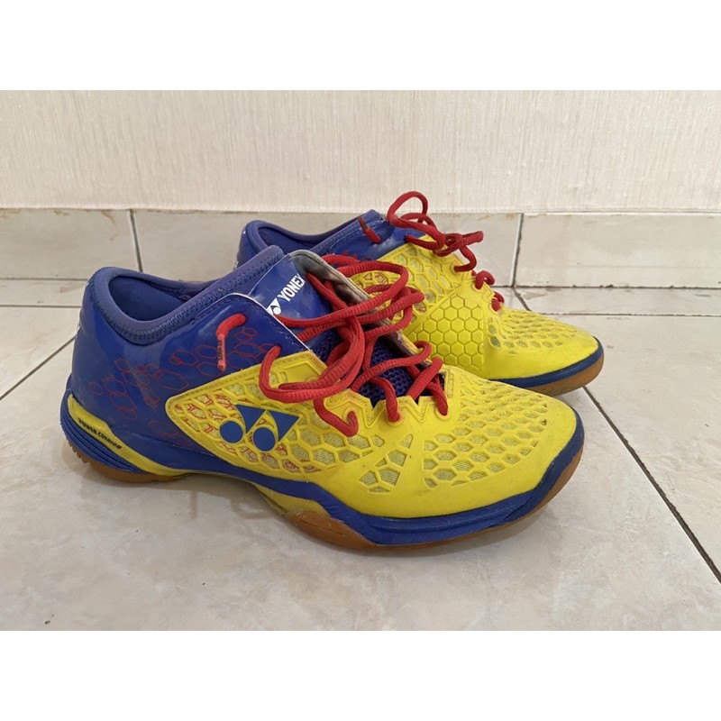 DIJUAL SEPATU YONEX SHB 03 zm ORIGINAL,bekas/second