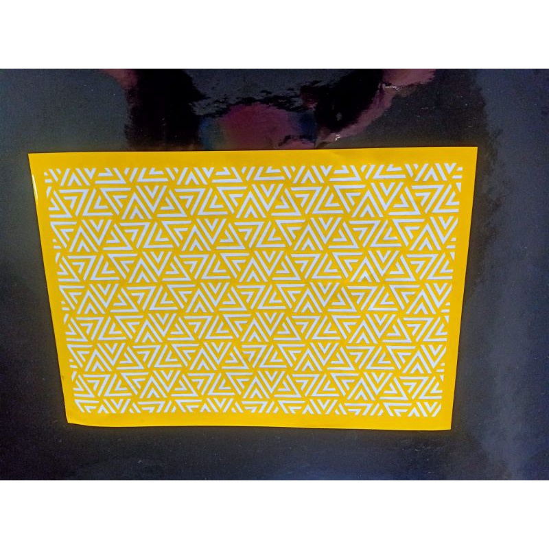 stencil mal airbrush motif segitiga
