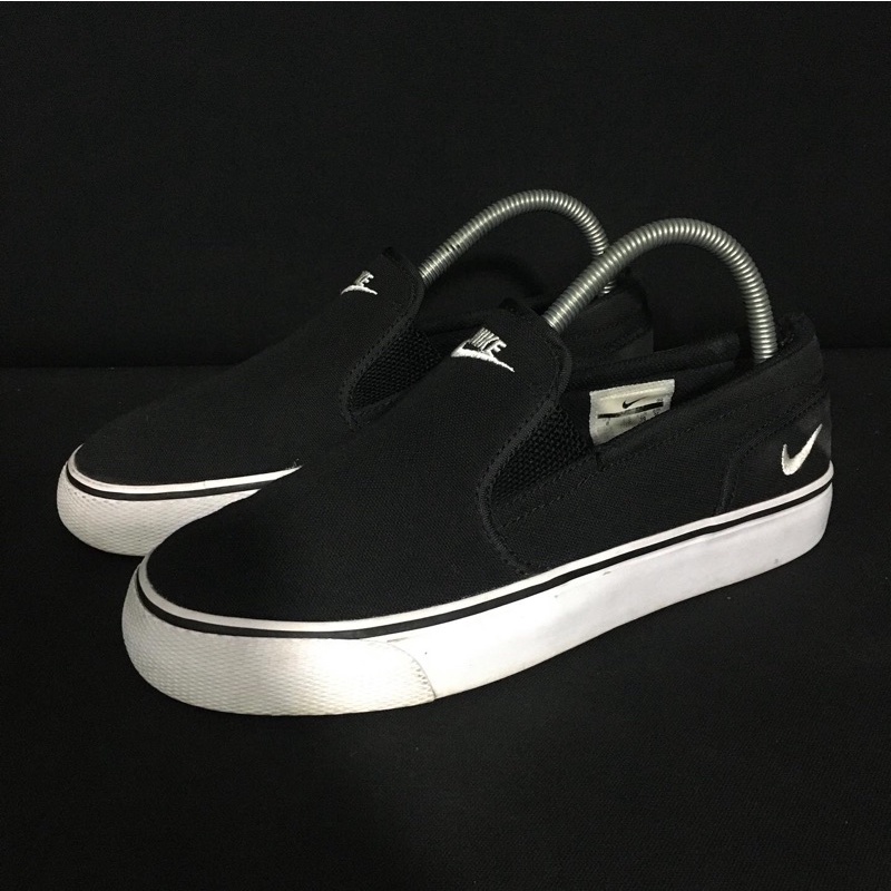nike toki slip on