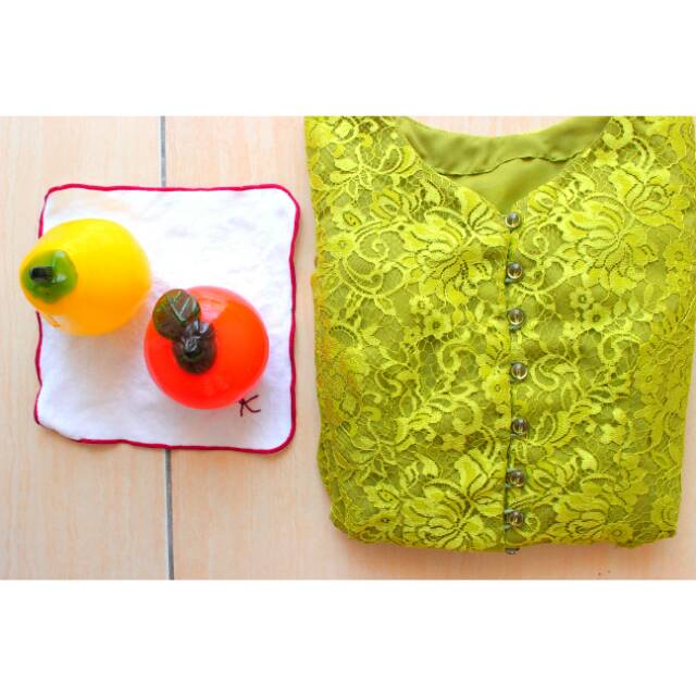 Kebaya Wanita / Baju Kebaya