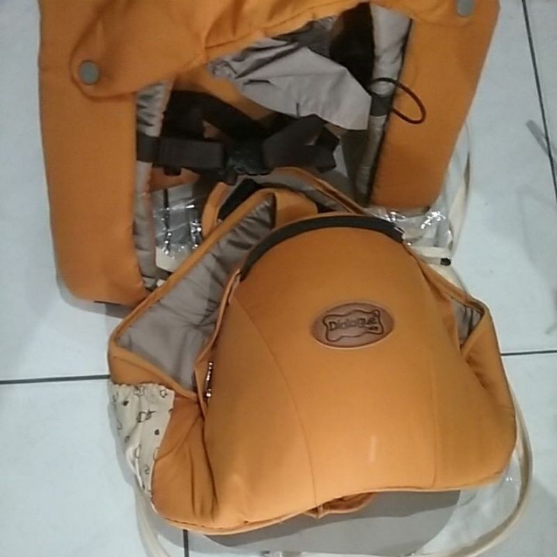 Lju DGG4152 GENDONGAN HIPSEAT FOXIE 9 IN 1