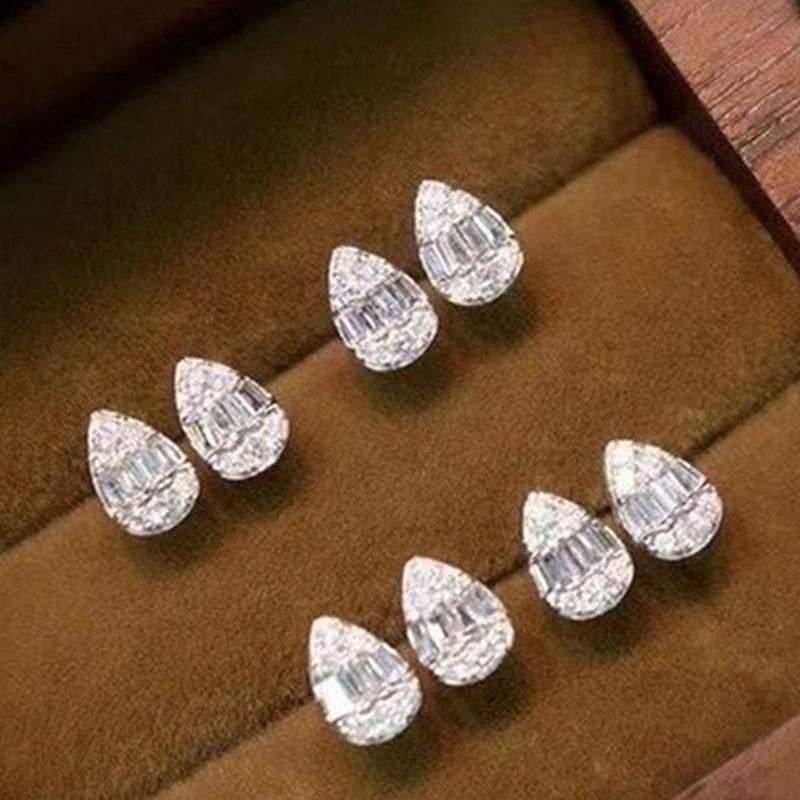 Anting Stud Bentuk Tetesan Air Warna Silver Aksen Kristal Kubik Zirkonia Untuk Wanita