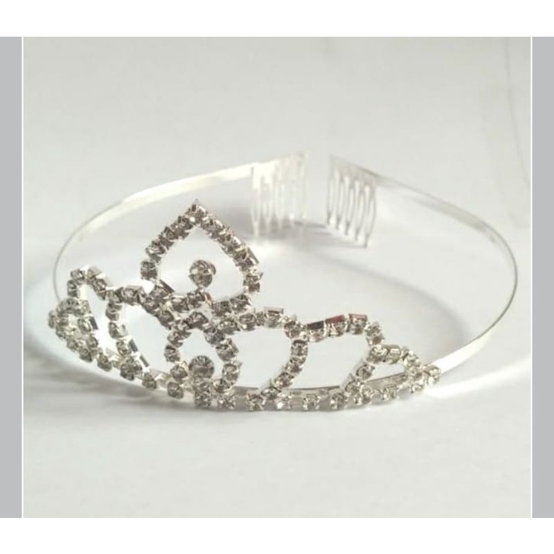 mahkota berlian imitasi