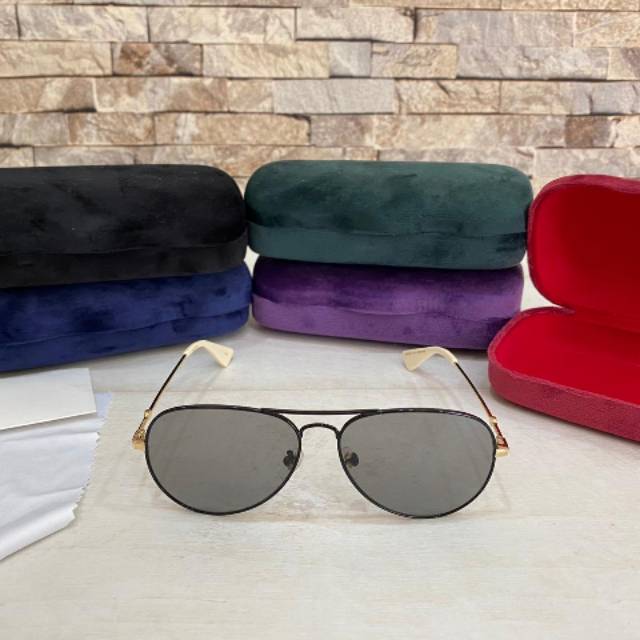 Kacamata Hitam Gucci