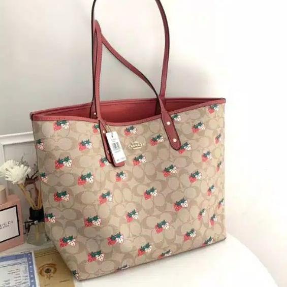 Χ tas selempang wanita  merk coach original (coach revirsible tote)  ,