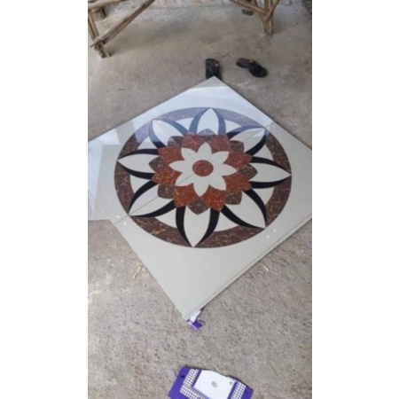 Granit Pola decorativ 60x60