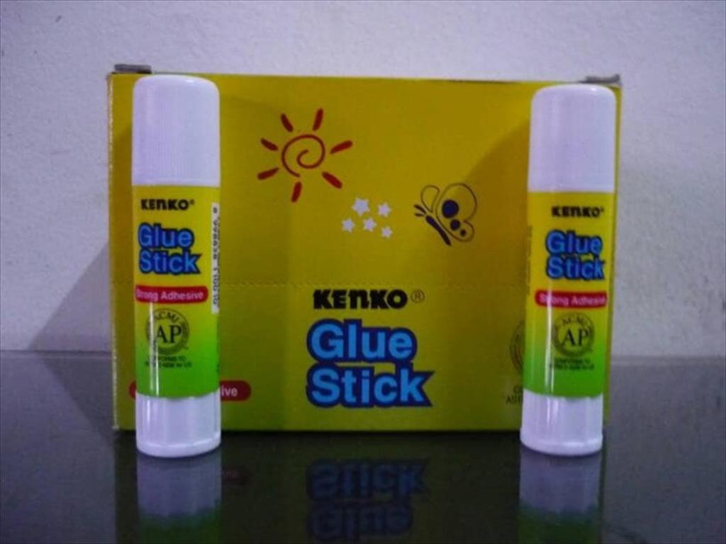 

Lem Kertas Stick Kenko 8 Gr