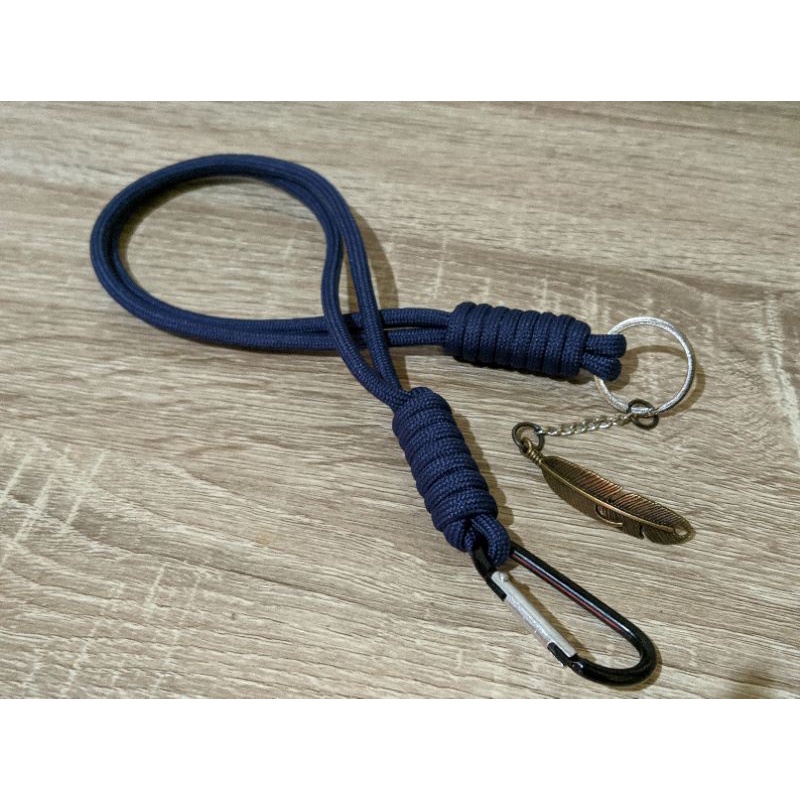 Tali dompet prusik charm daun / feather