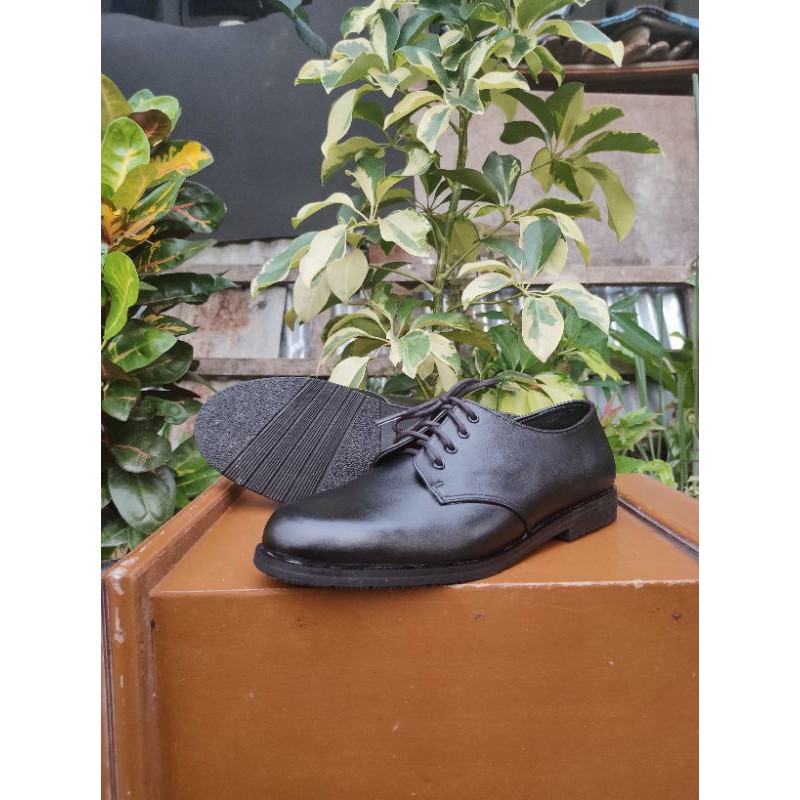 TOM'S - Sepatu Kulit Pria Handmade - POL