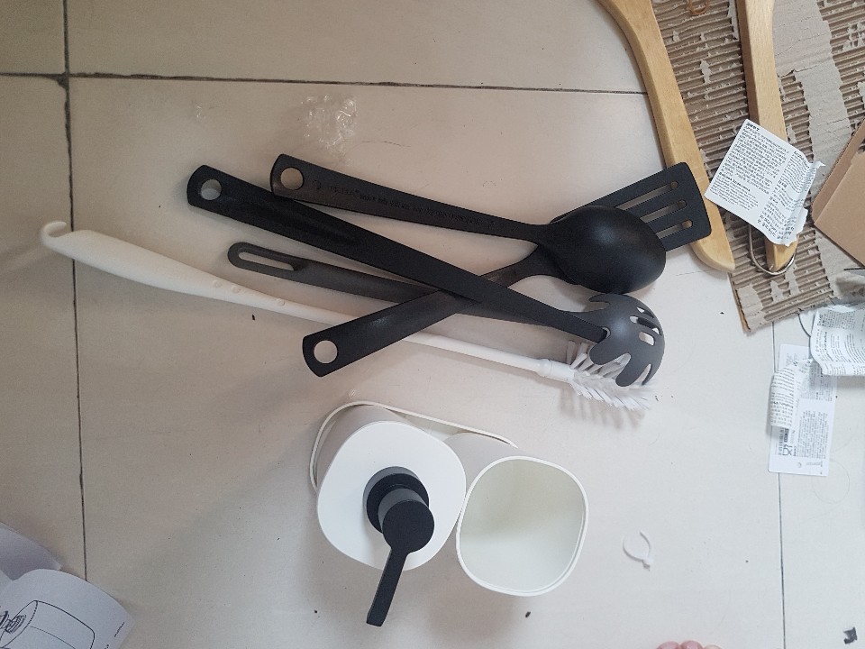 Isi 3 Jepitan Unit Peralatan Dapur Warna Hitam Sodet Capitan Alat Masak