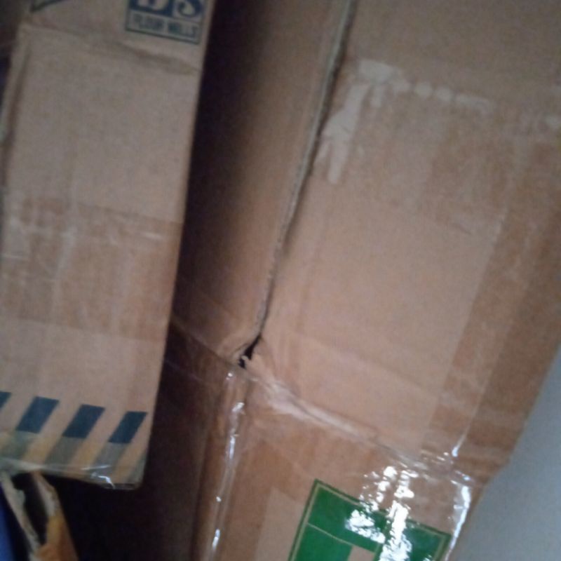 

Kardus Bekas Untuk Pengiriman Khusus Belanja di Toko Ini