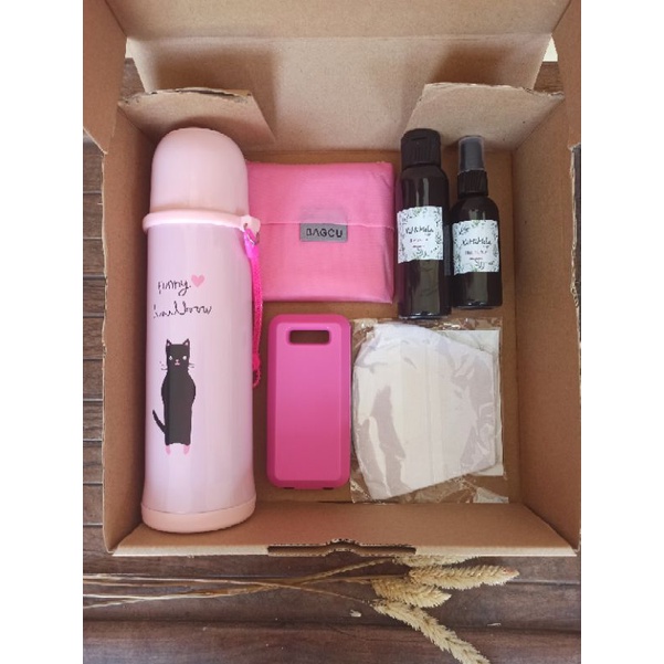 

Hampers murah | Birthday Hampers | Souvenir Ulang tahun | Hampers Corporate | Hampers event Murah