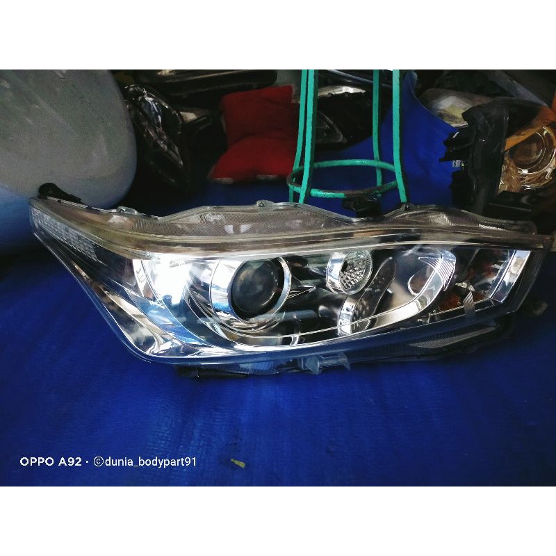 headlamp/Lampu depan Yaris 2015-2017 kanan original