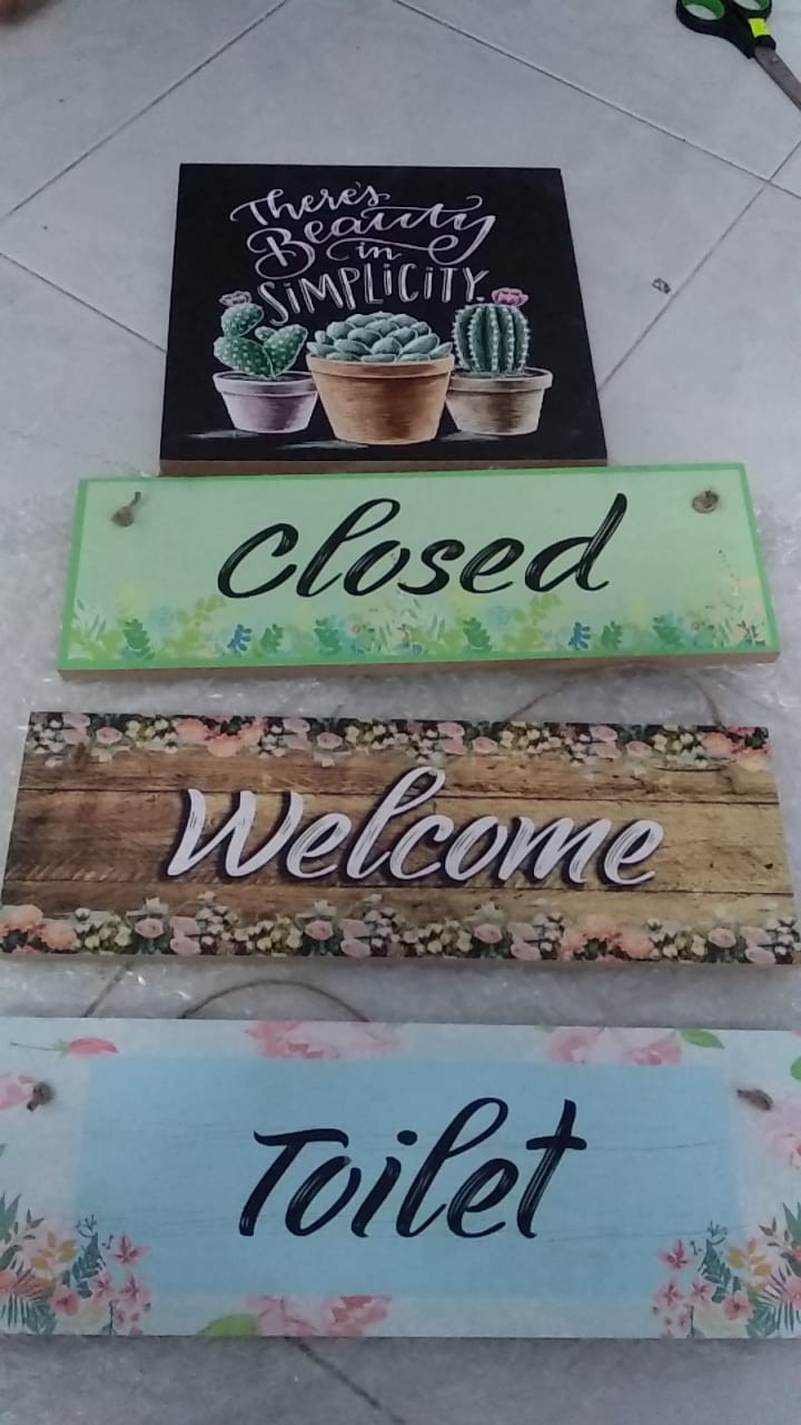 Hiasan Dinding Poster Kayu Gantungan Pintu Closed Dekorasi Rumah 10x30cm