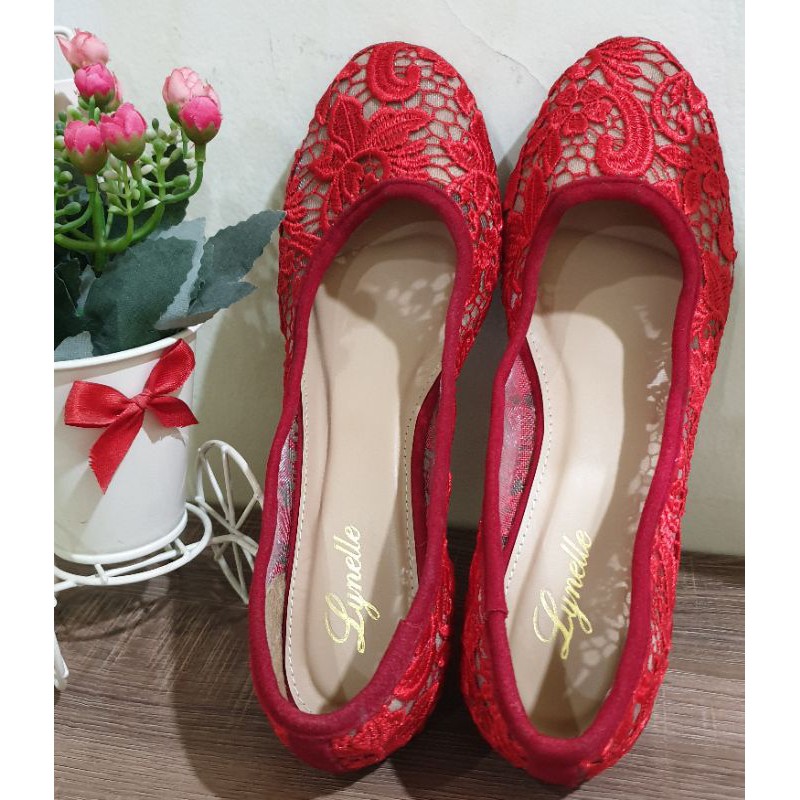 Preloved Lace Lynelle Red Wedges size 36