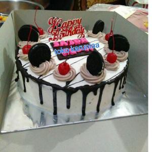 

kue ulang tahun toping oreo 20cm b