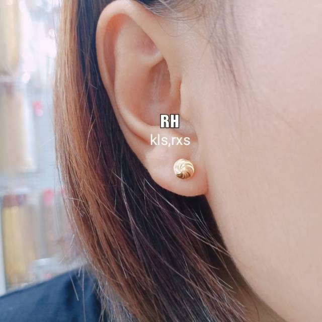 Anting titanium  gold awet,tahan lama