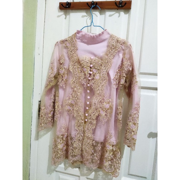 preloved kebaya wisuda lamaran