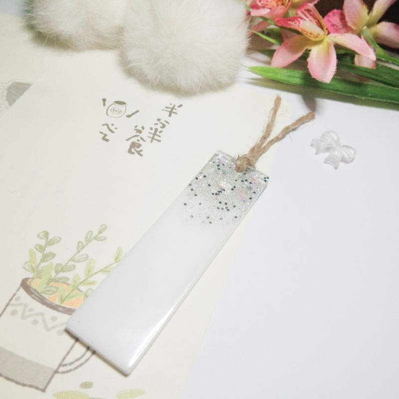 

[READY] BOOKMARK RESIN White silver