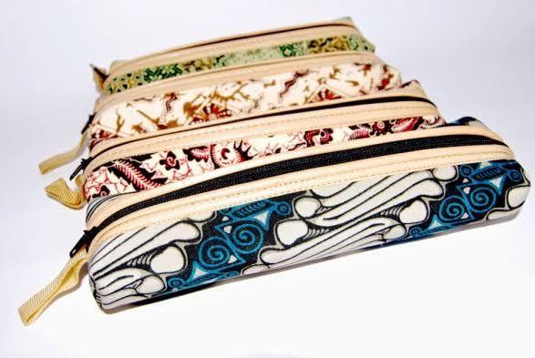 

20 PCS SOUVENIR PERNIKAHAN TEMPAT PENSIL BATIK