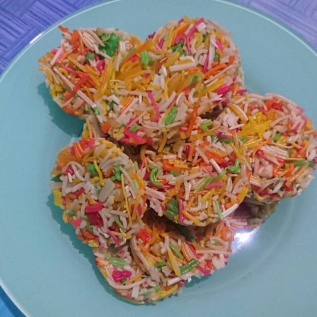 

Kerupuk Mie Warna Warni mentah