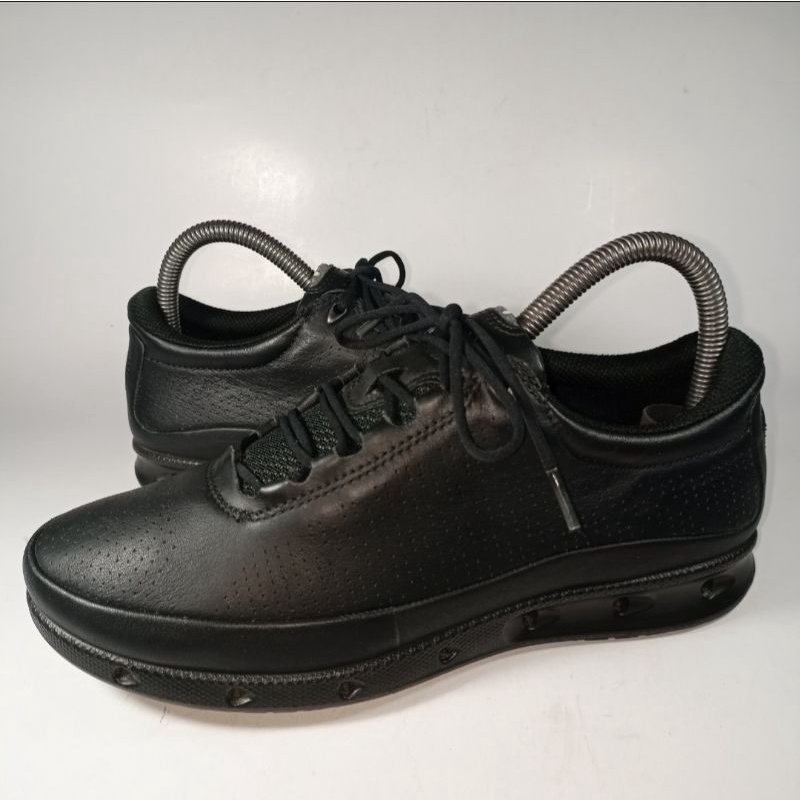 Sepatu Ecco Goretex Surround original leather Sneakers size 37 (6 US)