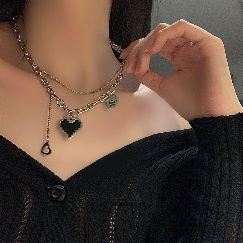 Kalung Choker Rantai Liontin Hati Mosaik Hitam Lapisan Ganda Bahan Alloy Gaya Punk Hip-Hop Untuk Wanita