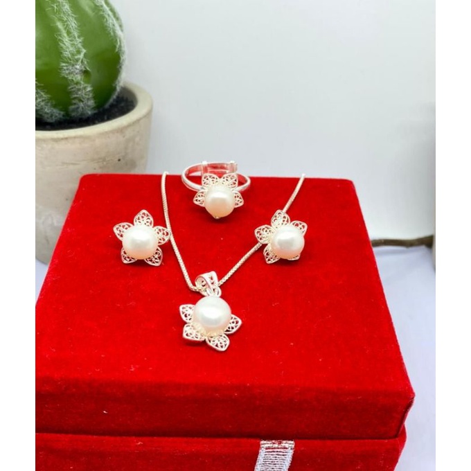 Set lengkap perak Kendari mutiara Lombok asli.