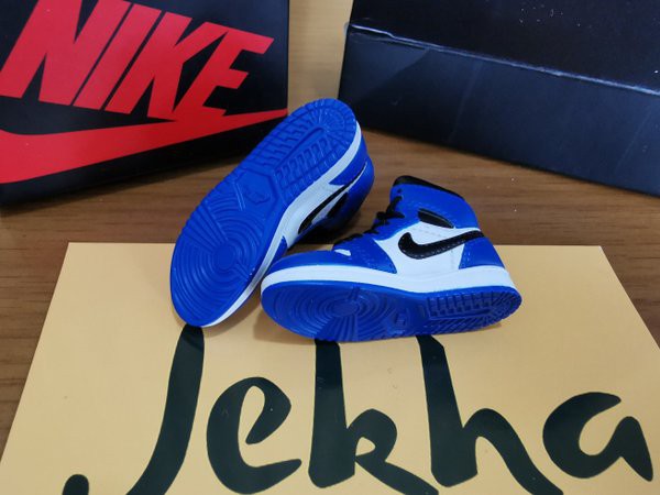 Air Jordan 1 GAME ROYAL - 3D Sneakers Keychain Gantungan Kunci