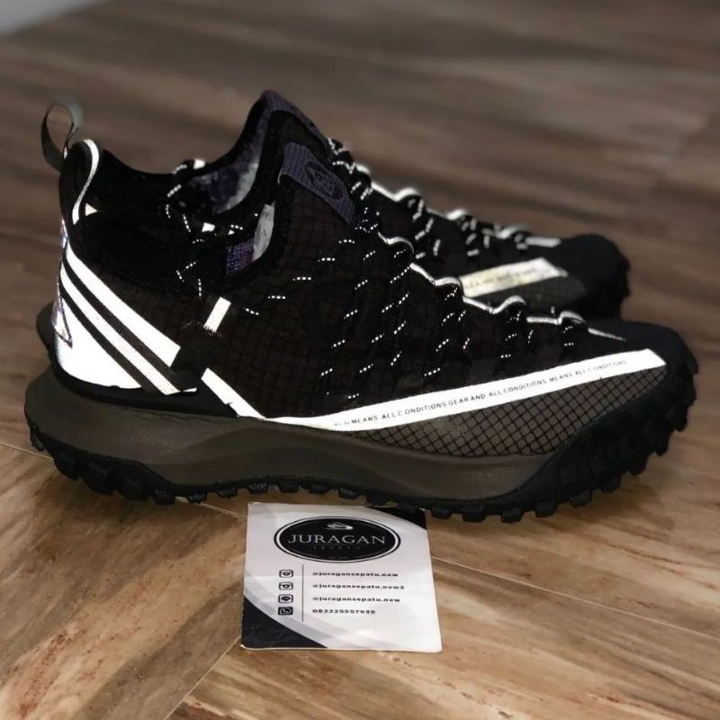 Nike ACG Mountain Fly Low