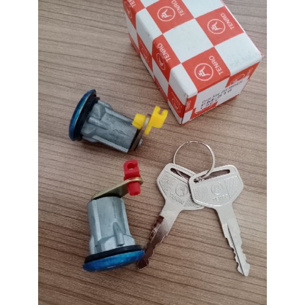 Kunci Pintu / Door Key Mobil Fuso FM 516 Merek Tenro 1 Set Kiri &amp; Kanan