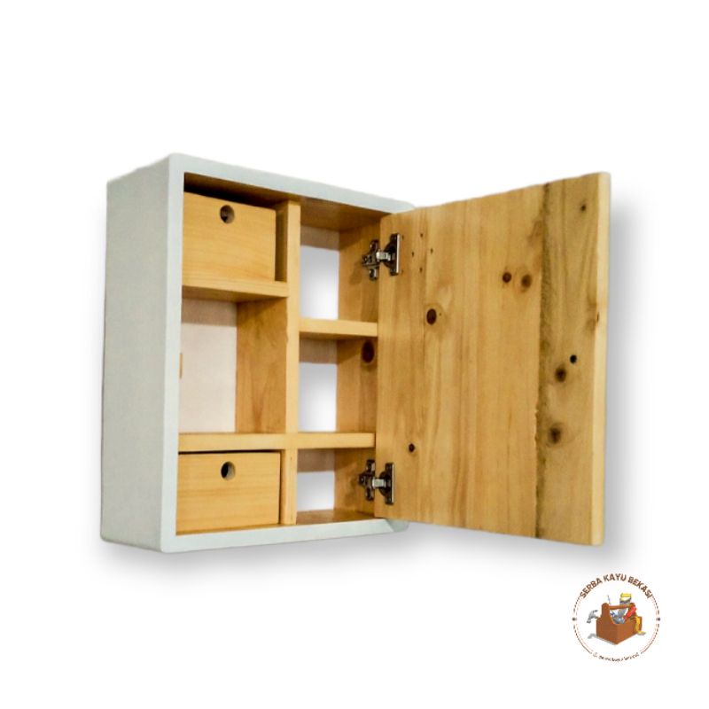 kotak p3k. kotak obat kayu