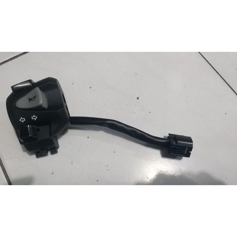 holder Saklar kiri vario150