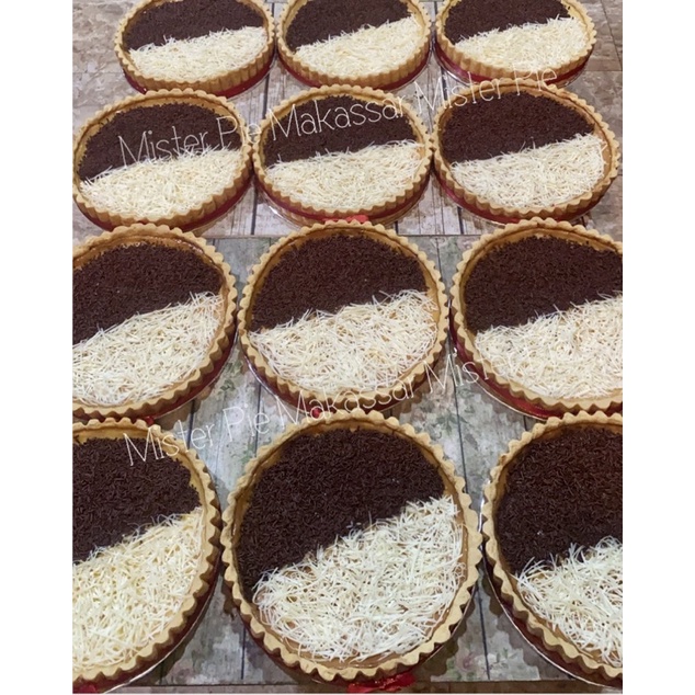 

Big Pie Susu Original topping Cokelat Keju Mister Pie Makassar