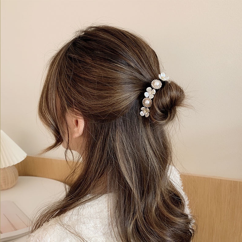Ikat Rambut Model Bunga Aksen Mutiara Gaya Retro