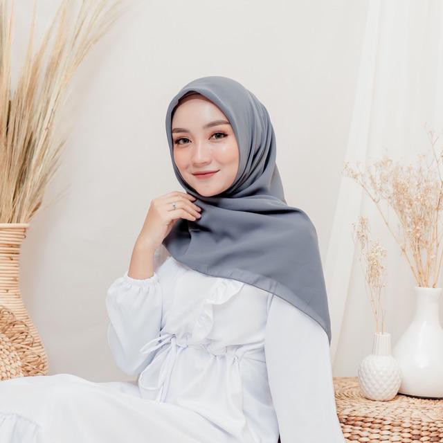 KERUDUNG SEGI EMPAT/KERUDUNG SEGI EMPAT POLOS/KERUDUNG SEGI EMPAT MURAH