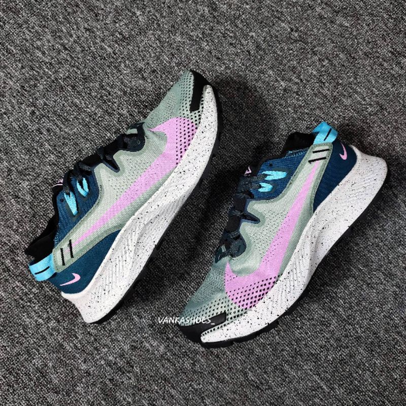 NIKE PEGASUS TRAIL 2 SEAWEED GREY ATOMIC TEAL BEYOND PINK