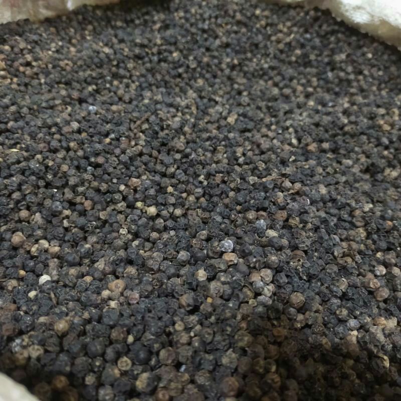 

Lada Hitam Utuh Biji 100 gram