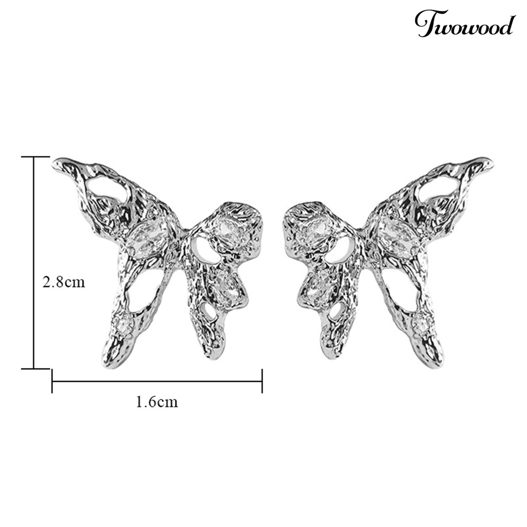 1 Pasang Anting Stud Desain Kupu-Kupu Aksen Berlian Imitasi Model Hollow Bahan Metal Untuk Aksesoris