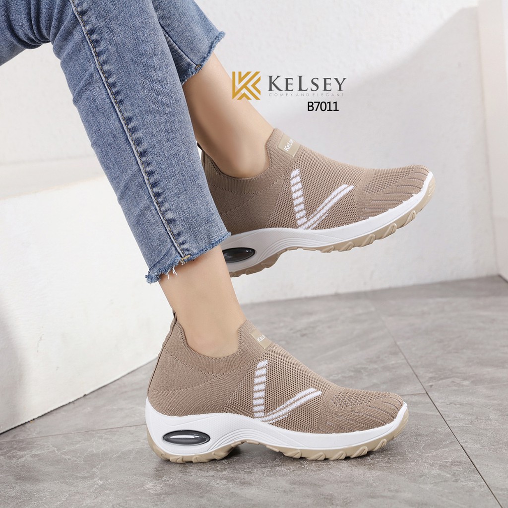 Kelsey Sepatu Sneakers Wanita Kelsey / Sepatu Kerja Anak Remaja Hingga Dewasa B7011