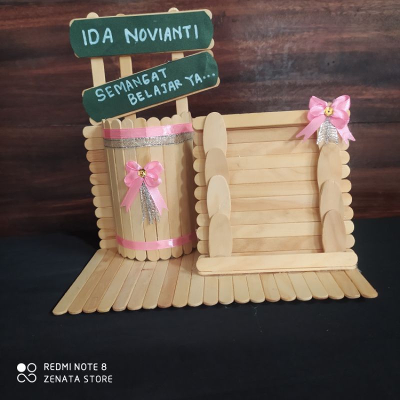 

Prakarya Tempat Pensil Dari Stick Es Krim