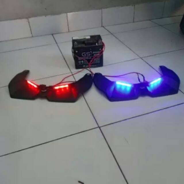 AKSESORIS AIRFLOW WINGLET VARIO 150/125 2015-2017